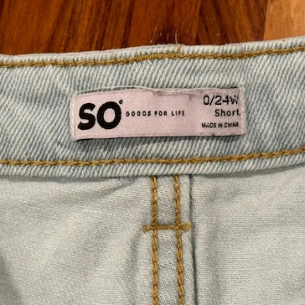 🍁 SO Crochet Front Shorts | Size 0 - Picture 3 of 4